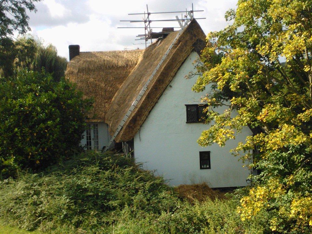 Thatching Projects undertaken by Andrew Neeves (Master Thatcher) in Suffolk, Cambridgeshire, Essex and Norfolk